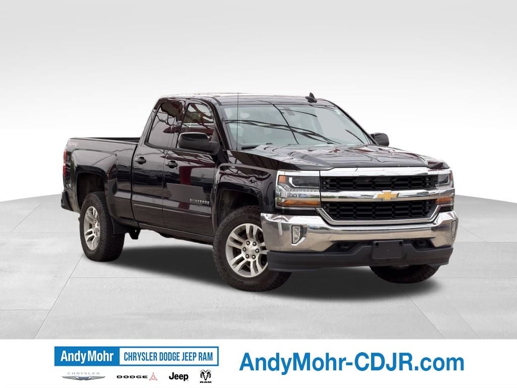 2017 Chevrolet Silverado 1500 LT LT1 in Black — front three-quarter view