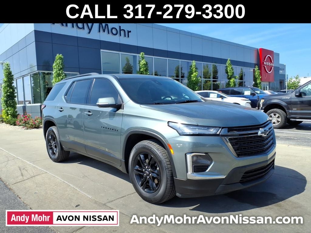 2023 Chevrolet Traverse LT 1LT in Silver Sage Metallic — front three-quarter view