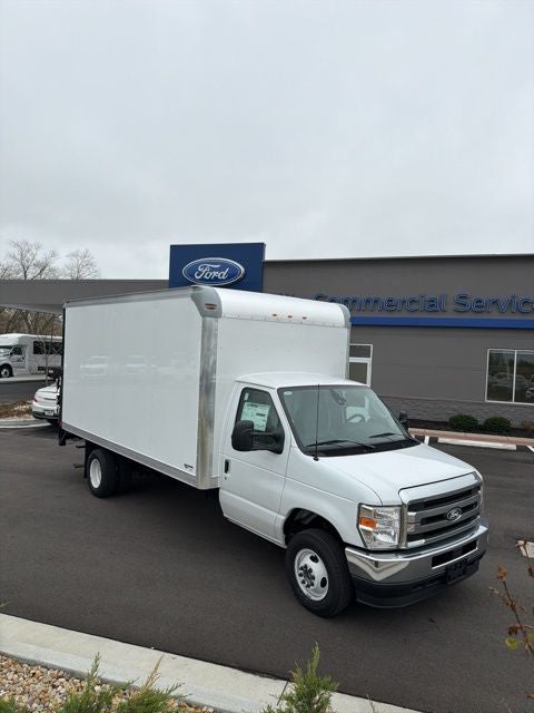 2026 Ford E-450SD