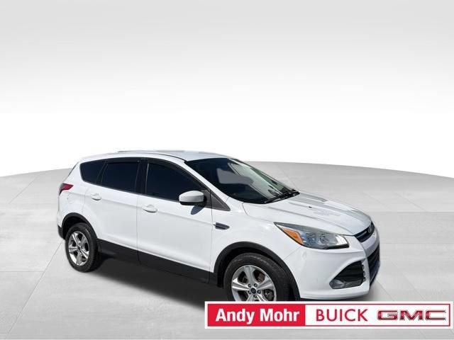 2016 Ford Escape SE in Oxford White — front three-quarter view